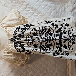 FREE people xs embroidered top